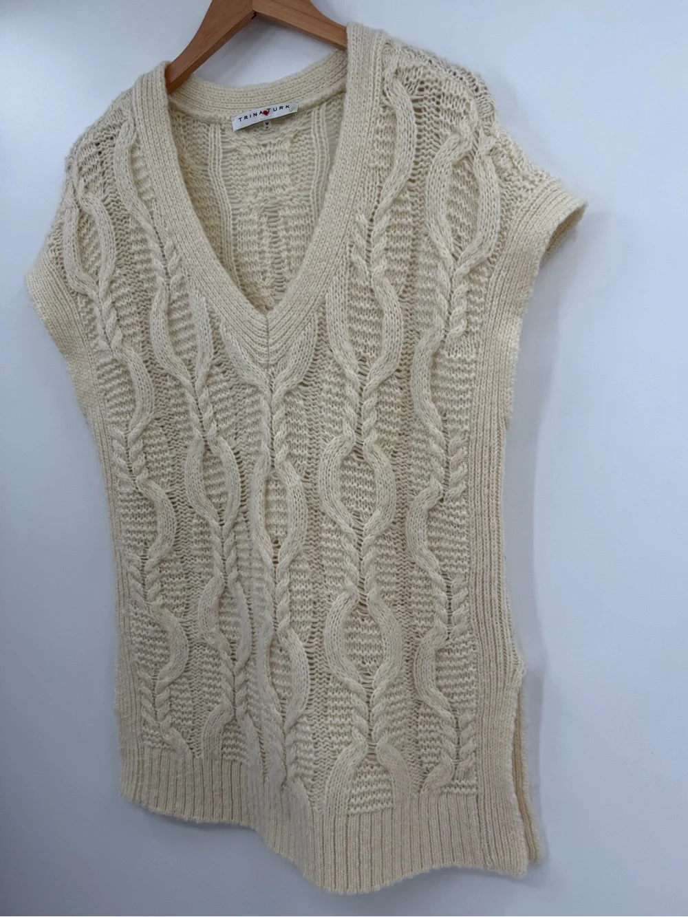 Trina Turk Cable Knit V-Neck Wool Blend Tunic Sweater Vest | Cream | Medium